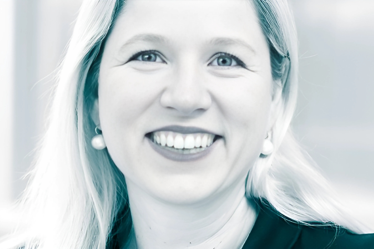 Dr. Esther Eichhorn | Zahnarzt Köln PAN Klinik